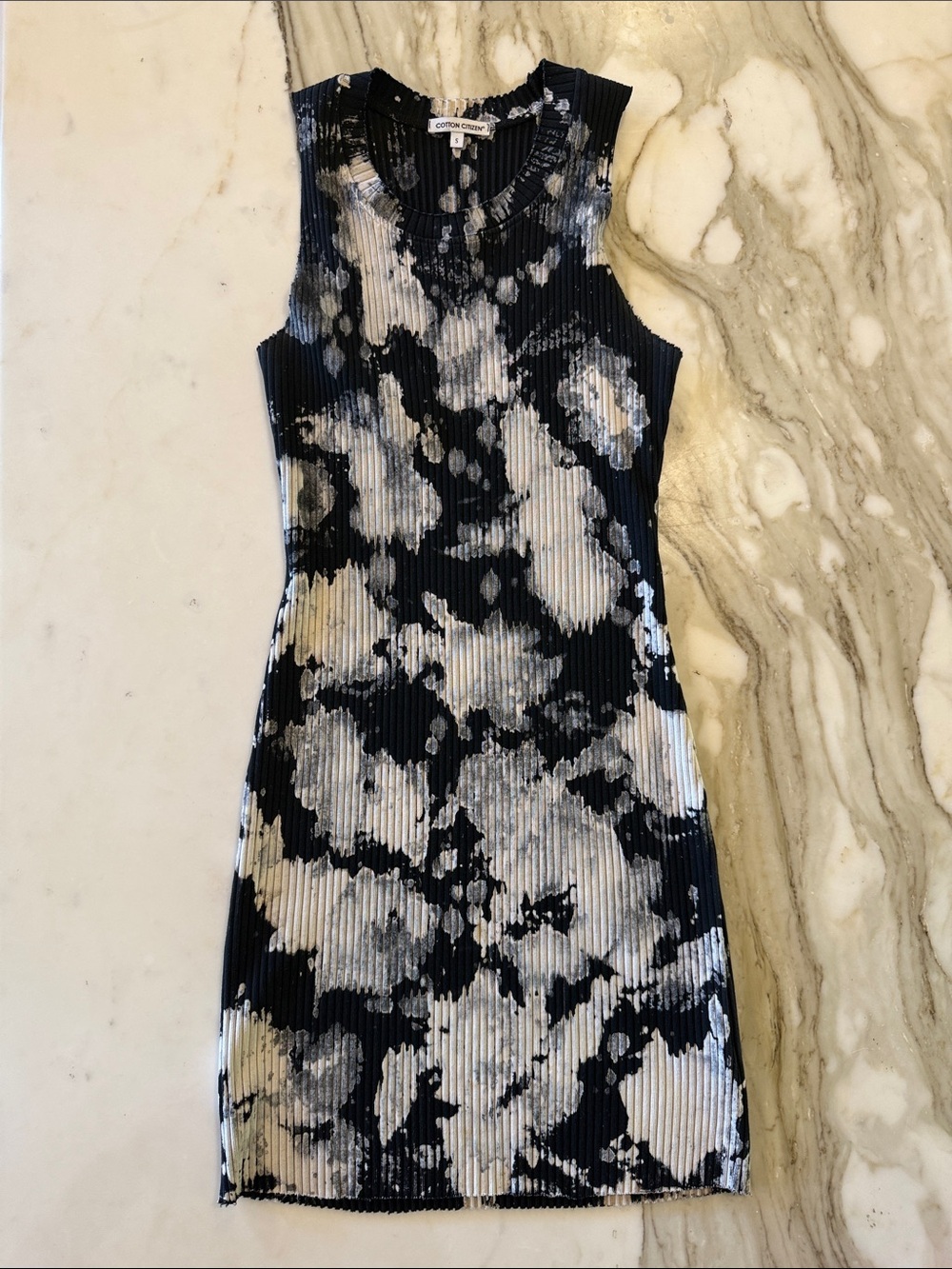 Black & White Sleeveless Ribbed Tie-Dye Body-Con Dress